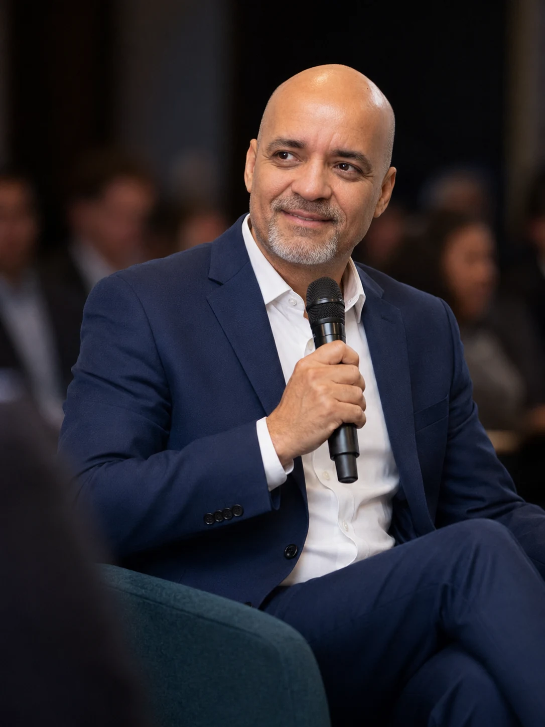 Mauricio Vargas Tapias podczas panelu dyskusyjnego
